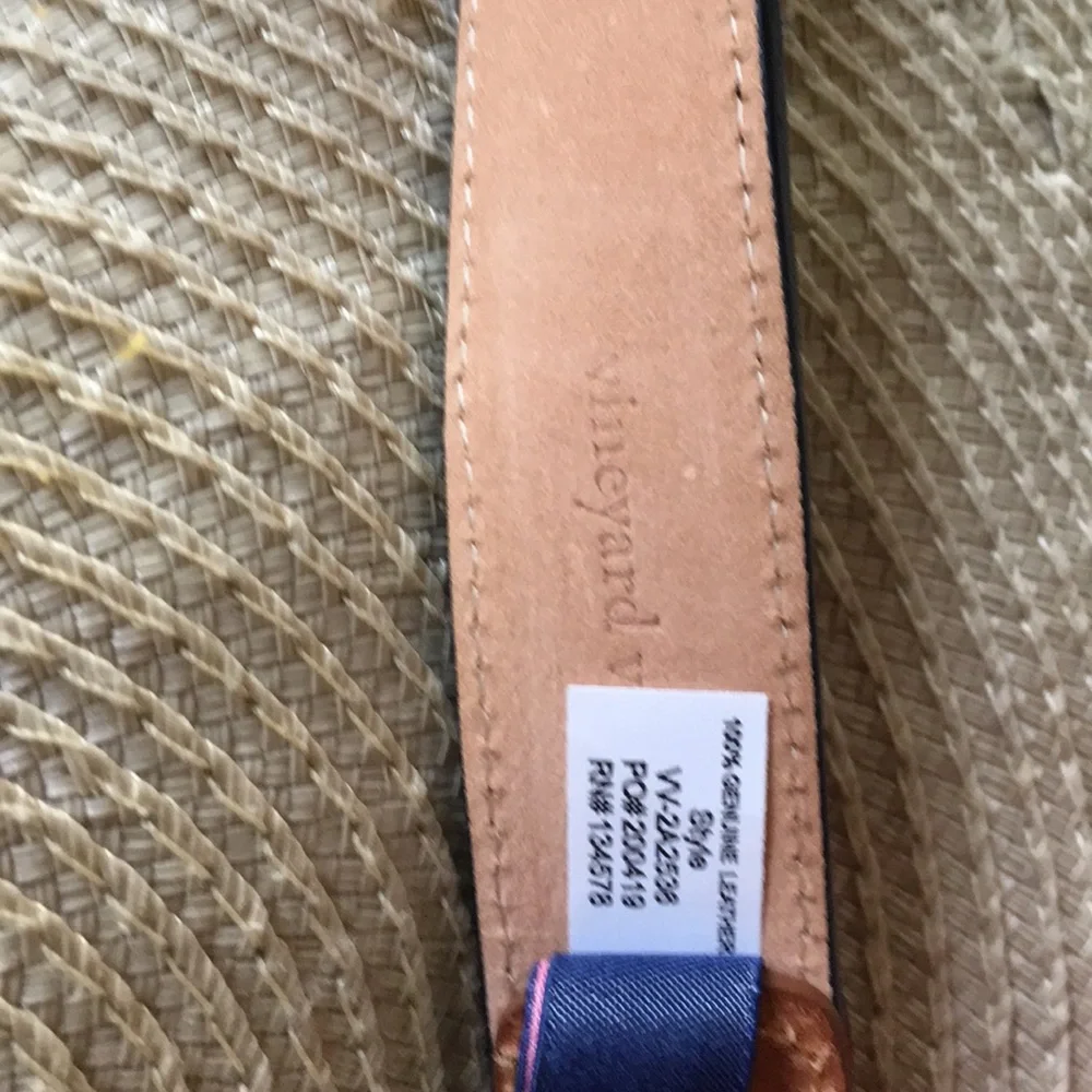 Vineyard Vines  leather belt - Picture 4 of 6
